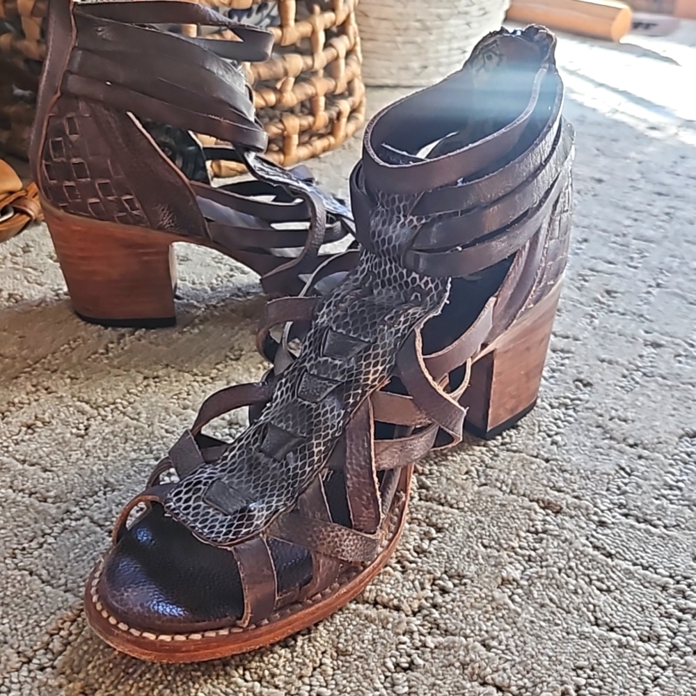 Freebird by Steven Penny Leather Heeled Sandal Grey Brown Size 10